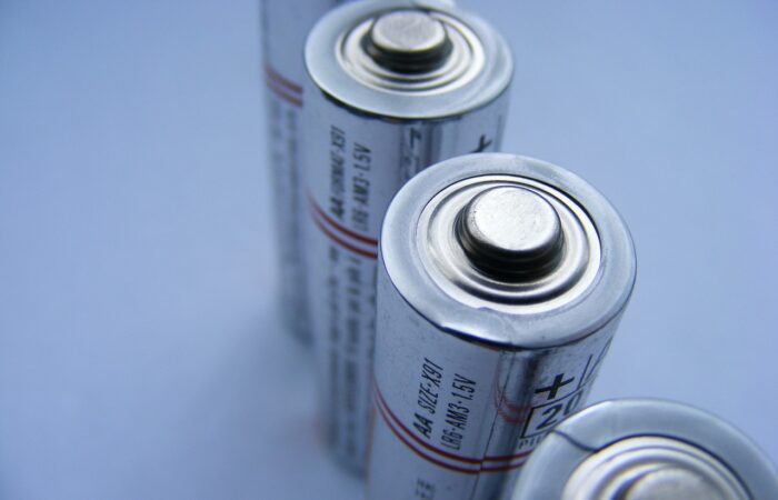 5_étapes_pour_vérifier_la_durée_de_vie_restante_de_vos_piles_avec_un_multimètre